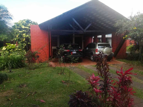 Imagen 2 de 4 de Hermosa Propiedad Con Amplio Terreno