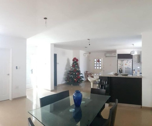 Imagen 9 de 24 de Amplia Y Hermosa Casa Con Linda Y Moderna Cocina. 04127800070 Cod Mls 22-3880