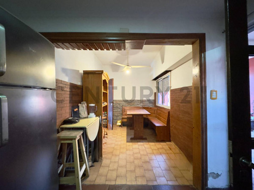 Casa Con 4 Dormitorios En Venta En Virreyes