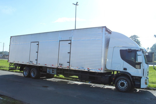 Imagem 2 de 6 de Iveco Tector 240