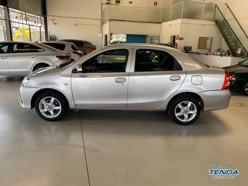 Imagem 8 de 15 de Toyota Etios 1.5 X Sedan 16v Flex 4p Automático