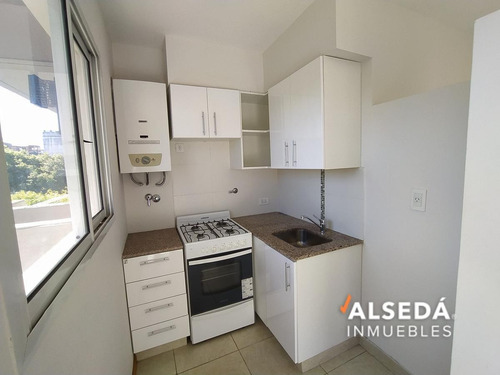 Imagen 5 de 13 de Departamento De 1 Dormitorio San Juan Y Bv. Oroño