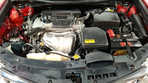 Toyota Camry 2.5 XLE L4 6AT