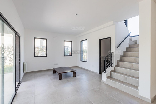 Casa En Venta En Vila Marina Ii, Villanueva, Tigre