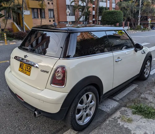 Mini Cooper R56 1.6 Coupe