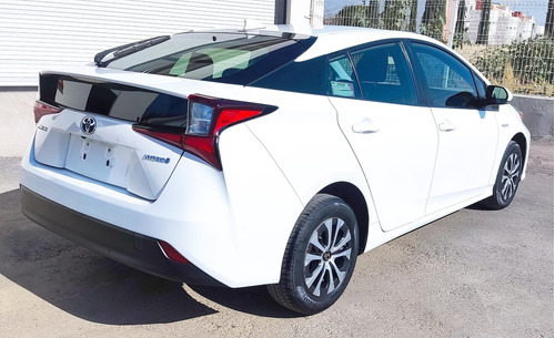 Toyota Prius 1.8 Base Cvt