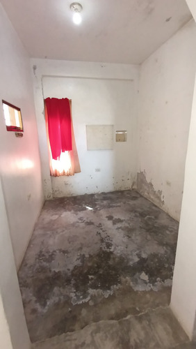 Casa En Venta En La Urbanización Asocsuvea, En Lagunetica, Los Teques.