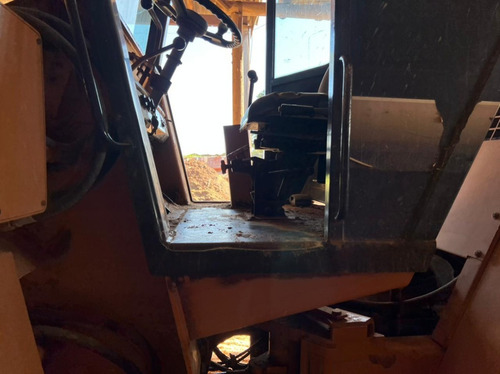 Imagem 9 de 10 de Pá Carregadeira Case W20, Com 9700 Horas Trabalhando