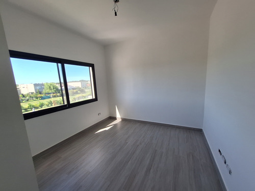 Casa En Venta Con Pileta Santa Elena
