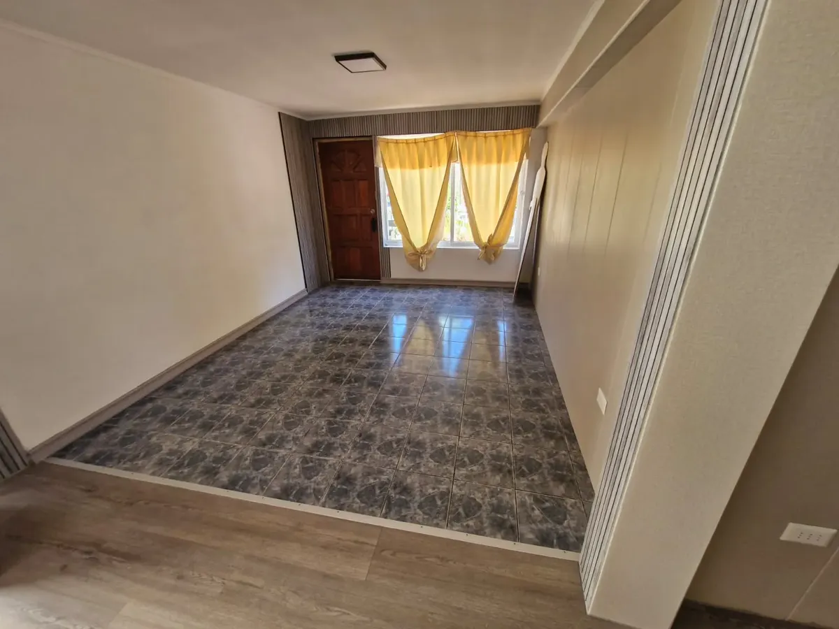 Imagen 3 de 9 de Casa Recién Remodelada, A 2 Cuadras Del Metro Dorsal
