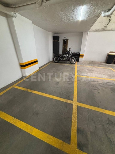 En 2do Piso, A 2 Calles De Parque San Lorenzo