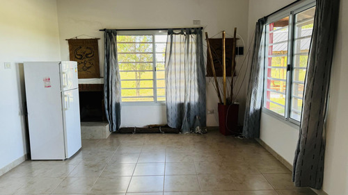 Casa De Campo Con Piscina Y Cabaña