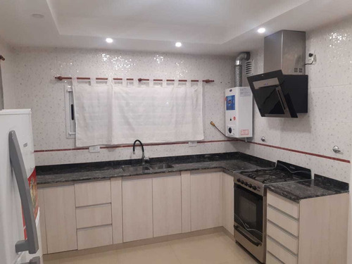 Imagen 5 de 14 de Moderno Complejo De Duplex A La Venta, De Gran Calidad