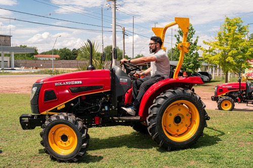 Imagen 17 de 18 de Tractor Agrícola Angosto Viñatero Roland H 025 2 Wd