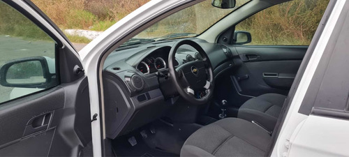 Imagen 9 de 14 de Chevrolet Aveo 2014 1.6 Ls L4/ 5vel S/aire Mt