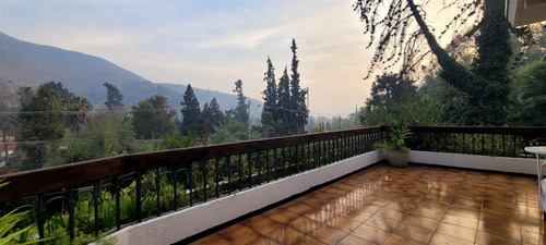 Casa En Venta De 7 Dorm. En Lo Barnechea