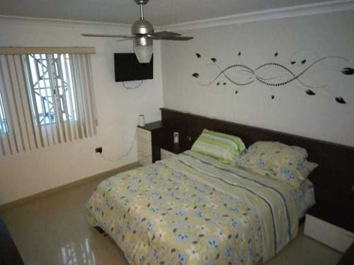 Imagen 17 de 30 de Casa En Venta. Urb. Andrés Bello. Maracay
