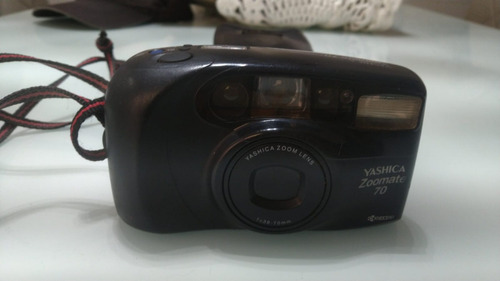 Camera Yashica Zoomate 70