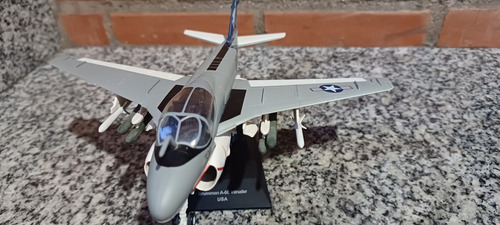 Avião De Combate Americano. A-6e Grumman Intruder. (Usado)