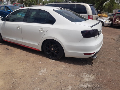 Imagen 3 de 15 de Volkswagen Jetta 2014 2.0 At