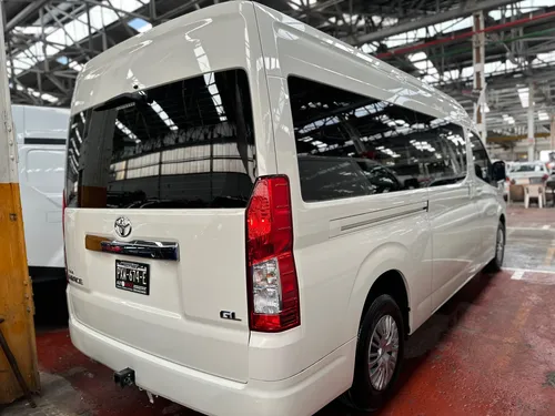 Toyota Hiace 2.7 ventanas 12 pasajeros