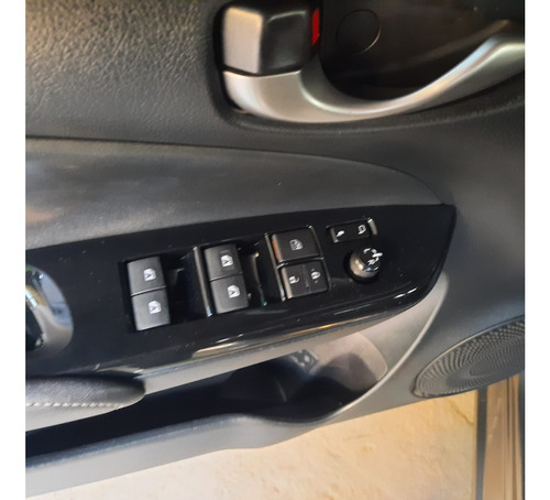 Toyota Yaris 1.5 16V FLEX X WAY MULTIDRIVE