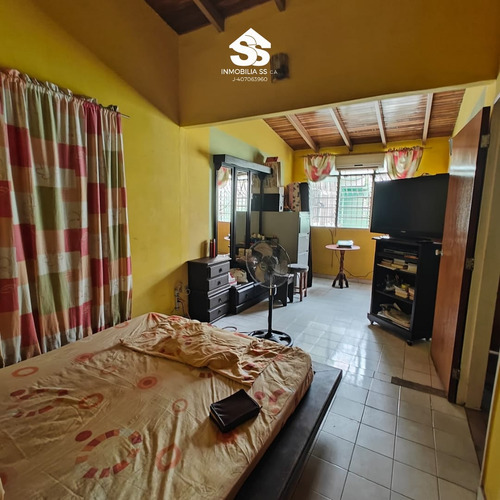 Casa En Venta - Turmero, Urb. Valle Lindo