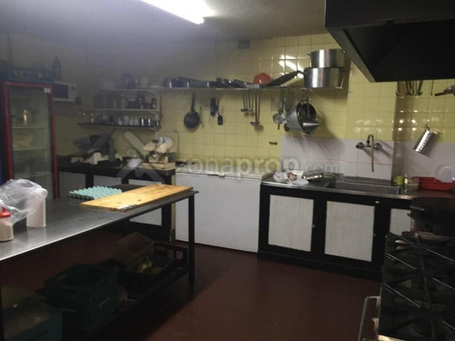 Imagen 7 de 8 de Con Renta: $40.000 Av. Rivadavia Al 3000 Y Ecuador 8 X 18 Ep