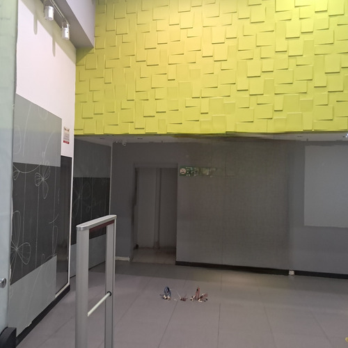Alquiler De Local En El Centro Comercial Lider