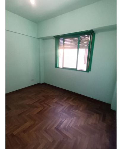 Venta Departamento De 2 Amb. Zona Comercial Apto Profesional