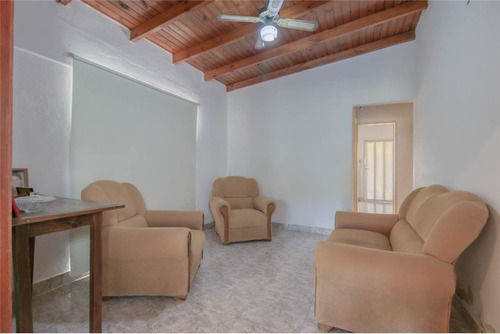 Imagen 28 de 30 de Casa 2 Dormitorios En Venta Entre Caminos Gonnet
