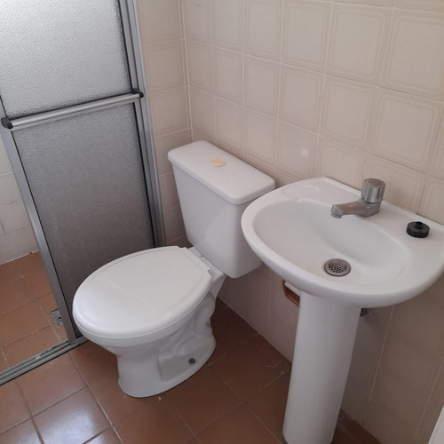 Imagem 10 de 23 de Apartamento No Centro Rua Luzitana.