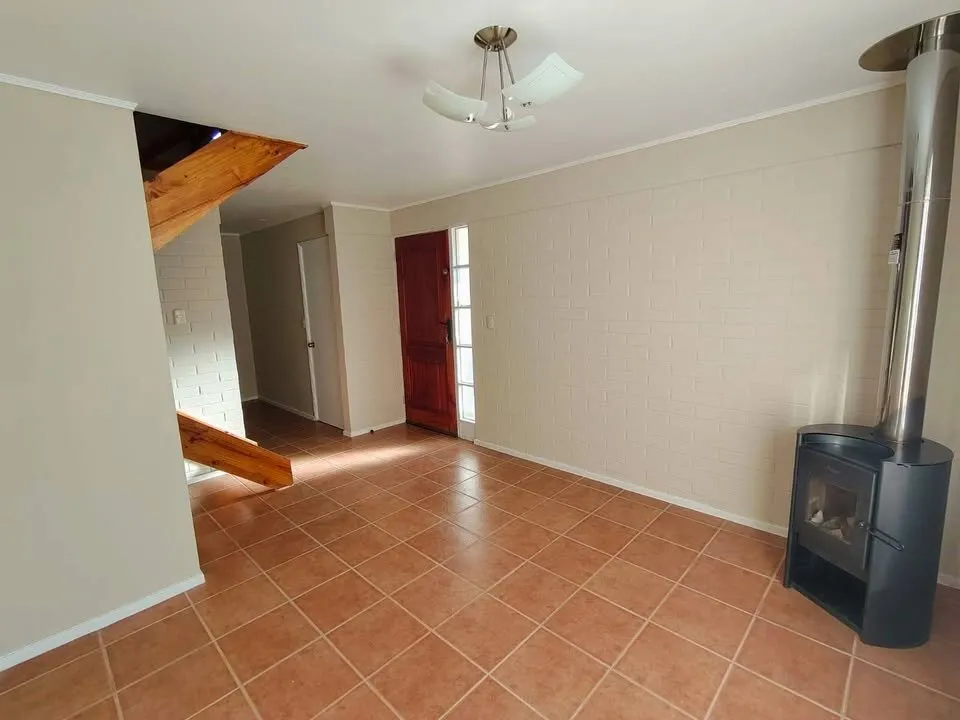 Imagen 2 de 10 de Casa Esquina En Venta Con Patio Amplio Y 3 Estacionamientos