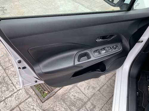 Imagen 6 de 14 de Nissan Versa Advance Mt 2020