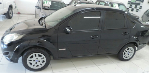 Imagem 6 de 10 de Ford Fiesta Sedan Class Rocam 1.6cc