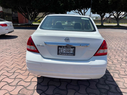 Imagen 5 de 14 de Nissan Tiida 1.8 Sense Sedan Mt 2016