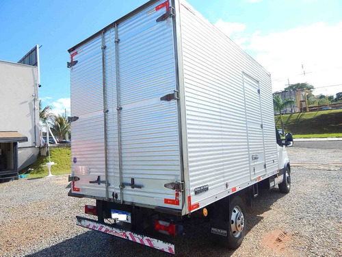 Imagem 4 de 9 de Iveco Daily 35s14 2017 Bau Chassi Carroceria Furgao