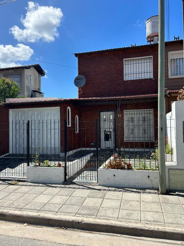 Casa En Venta De Dos Dormitorios B° Casino