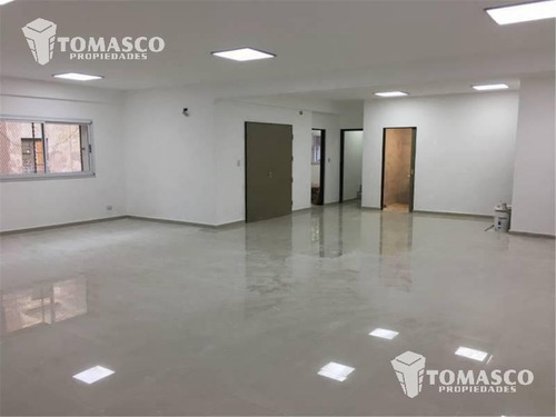 Depósito Tipo Galpón Con Frente De 26 X 42 De Fondo / Boca