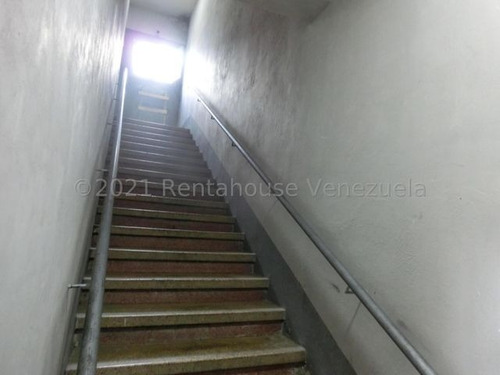 Imagen 7 de 10 de Mayor De Carnes Y Viveres 22-2947 Armando B