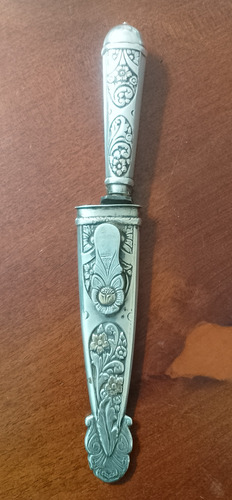 Antiguo Cuchillo La Movediza Plateado (Usado)