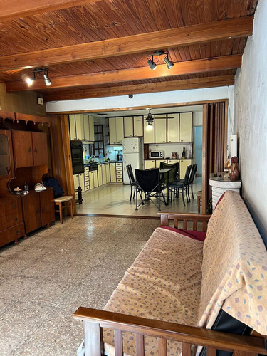 Venta Casa En Planta Baja Con Cochera En San Juan Al 4200