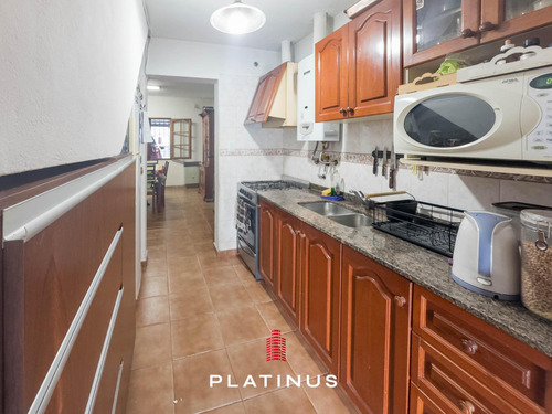 Casa En Venta En Barrio Juan B. Justo De 3 Dormitorios Apta Crédito