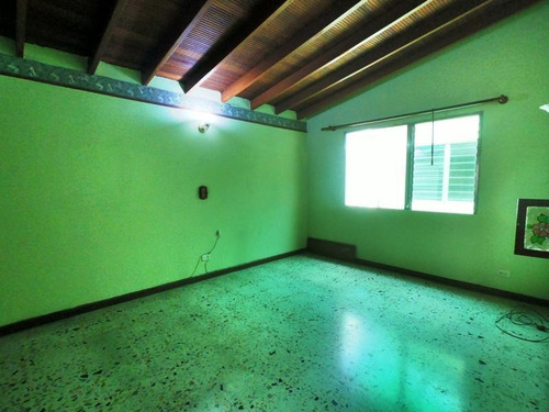 Casa-local En Venta