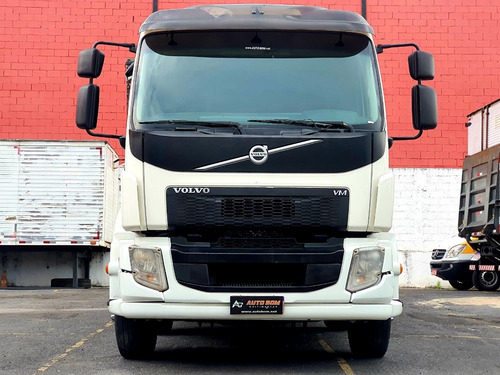 Volvo Vm 330 Ishift Leito Bitruck Ar Cond Carroceria Madeir