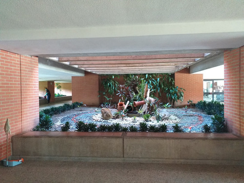 Vendo Precioso Apto. En Los Geranios, Mun. El Hatillo. 128 M