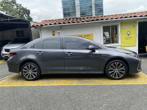 Toyota Corolla 1.8 Se-g Hibrido At 4x2 2022