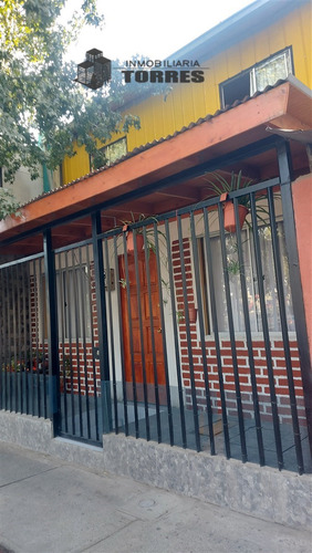 Casa En Venta De 3 Dorm. En La Florida