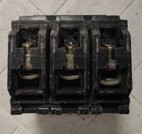 Breaker General Electric Trifásico 30 Amp Thqb. (Usado)