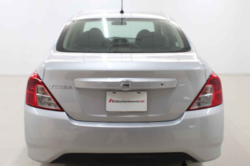 Imagen 4 de 15 de Nissan Versa 2017 4 Cilindros
